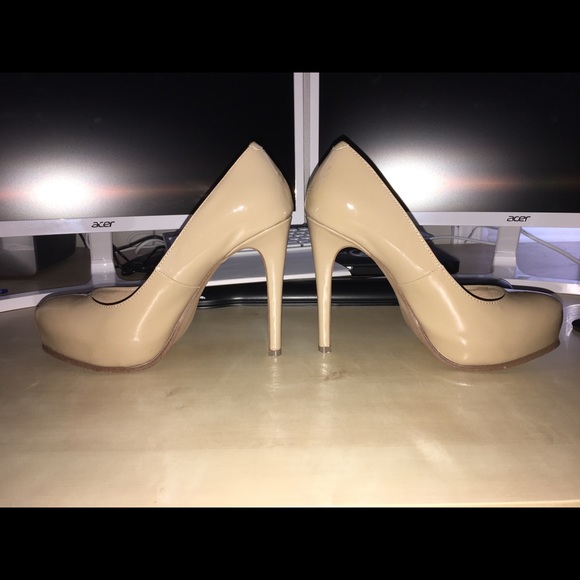 Steve Madden Stokker Heels - Plush Patent Leather - Picture 3 of 8